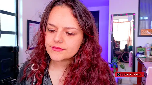 Scarletleon77's Live Chat Room