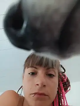 חדר צ'אט בשידור חי של Cristina02