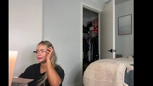 ElenaErickson live-chat rom