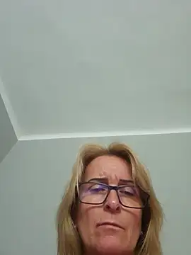 Phòng Chat Trực Tiếp Steffi45