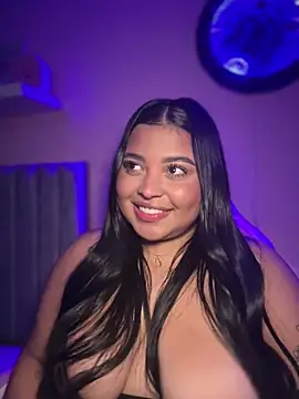 Emily_Cooper7 Adlı Modelin Canlı Sohbet Odası