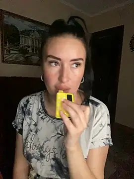 Roxana_Bell Adlı Modelin Canlı Sohbet Odası
