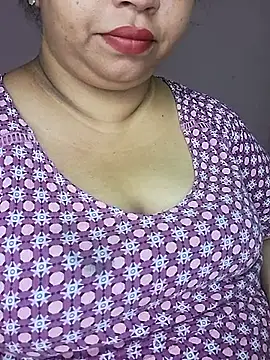 חדר צ'אט בשידור חי של Ravina_patil1