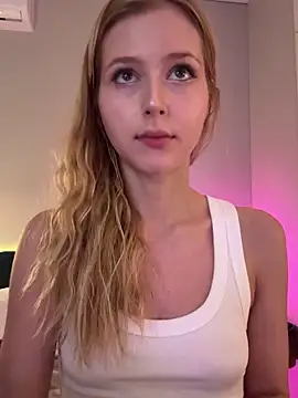 LunaRase's Live Chat Room