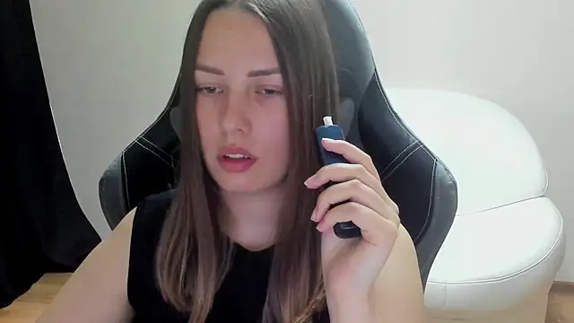 חדר צ'אט בשידור חי של Mia_shy1