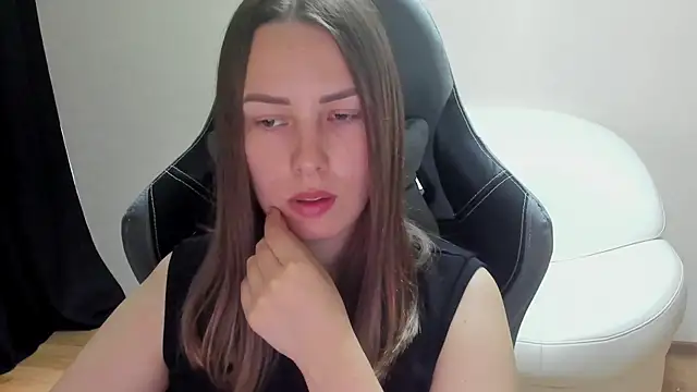 Mia_shy1's Live Chat Room