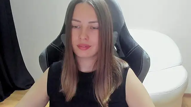 Mia_shy1 Adlı Modelin Canlı Sohbet Odası
