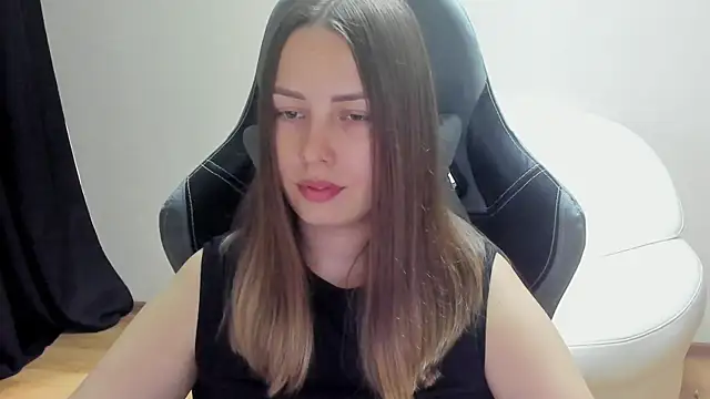 Mia_shy1's Live Chat Room