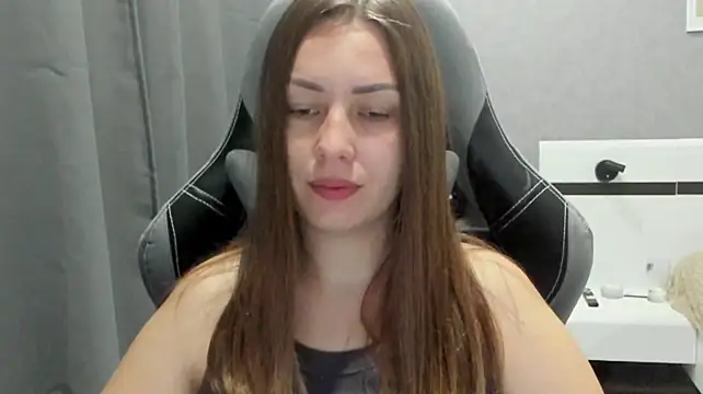 دردشة Mia_shy1 الجنسية المباشرة