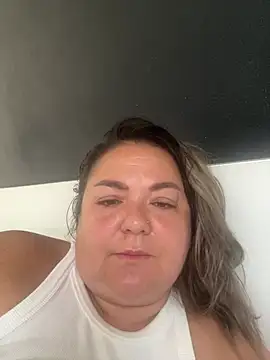 MikyVesela Adlı Modelin Canlı Sohbet Odası