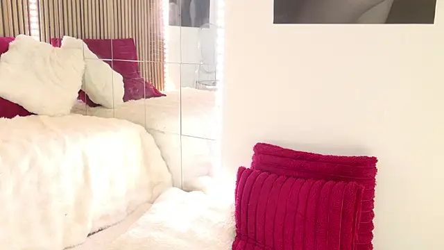 ห้องแชทสดของ celia_chanel