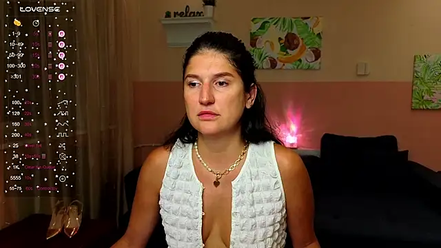 Alianna_Solo_Kisses Adlı Modelin Canlı Sohbet Odası
