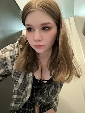 Živá kamerová sex show PumaShyXD