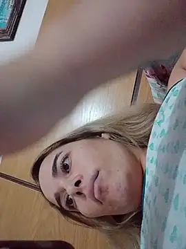 Amelia1_ Adlı Modelin Canlı Sohbet Odası