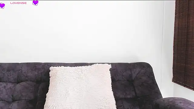 VeronicaTonu's Live Chat Room