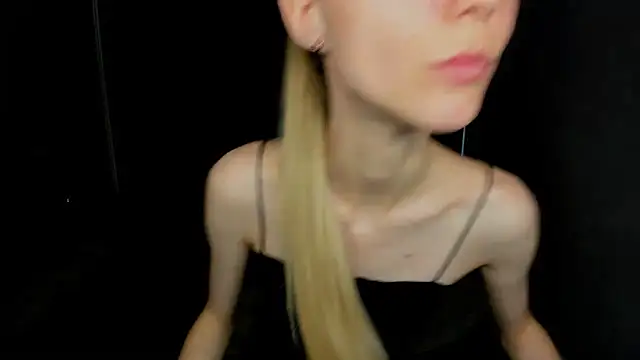 PhoebeMay Live Chatraum