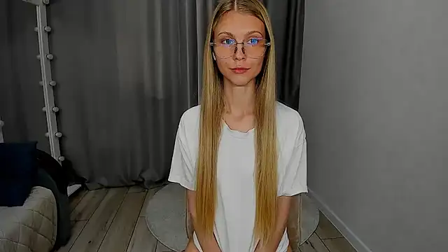 PhoebeMay – live chatrum