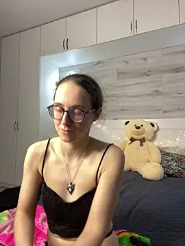 MartiniiSelenna élő chatszobája