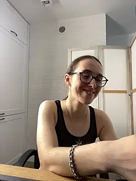 Sala de chat en directo de MartiniiSelenna