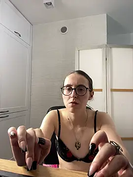Chat soba uživo modela MartiniiSelenna