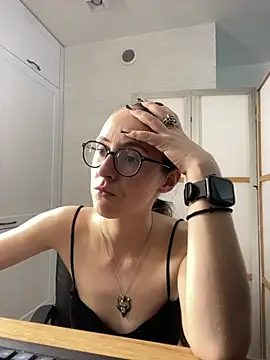 Sala de chat en directo de MartiniiSelenna