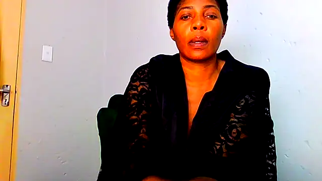 Živá chatovací místnost TALLnBEAUTY