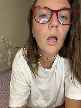 BeatriceTender's Live Chat Room