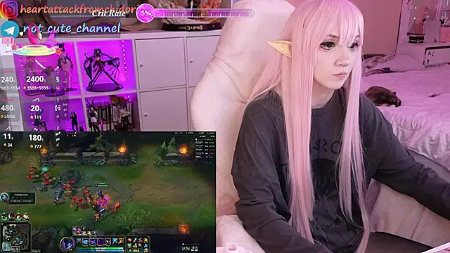 Živá chatovací místnost yourcutewaifu