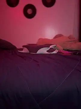 Živá chatovací místnost miacanela_xo