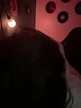 Živá chatovací místnost miacanela_xo