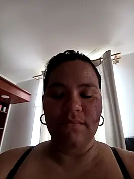 Chat soba uživo modela Julieta-tits