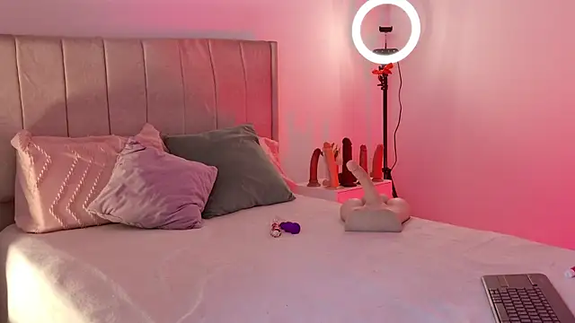 1m_megan Adlı Modelin Canlı Sohbet Odası