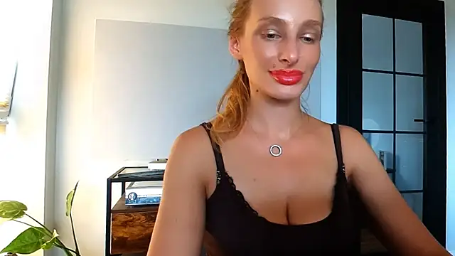 MarilynFlowers' Live Chat Room