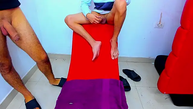 Extreme_Team8 Adlı Modelin Canlı Sohbet Odası