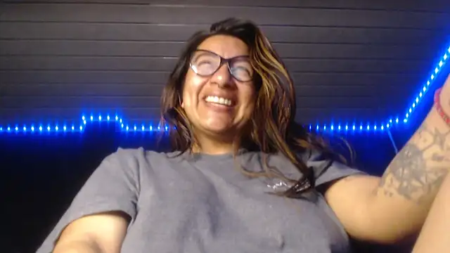 HornySamantha_25 Live Chatraum