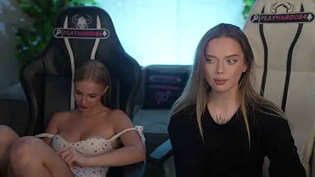 Cassy-Celestial_'s Live Chat Room