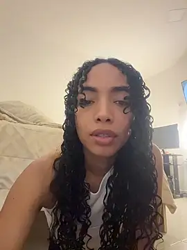 nicoleebony1 Adlı Modelin Canlı Sohbet Odası