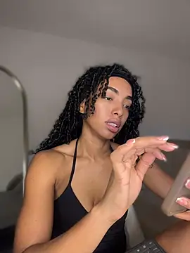 Živá chatovací místnost nicoleebony1
