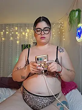 Juliietha_servas – live chatrum