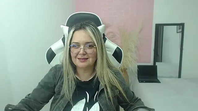 samy_vsn Adlı Modelin Canlı Sohbet Odası
