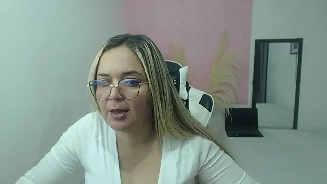 Chat soba uživo modela samy_vsn