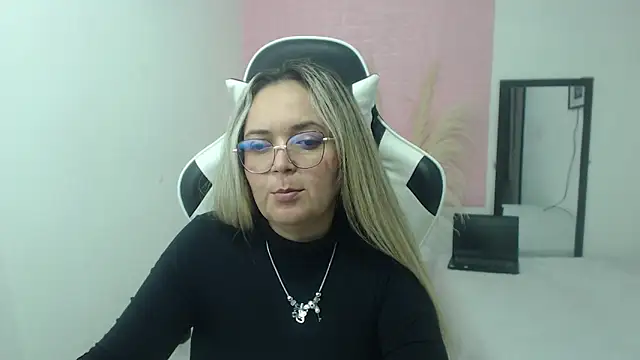 samy_vsn Adlı Modelin Canlı Sohbet Odası