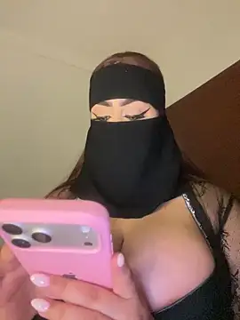 חדר צ'אט בשידור חי של QueenDina777