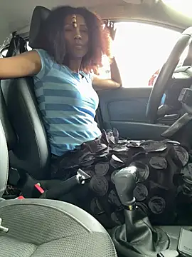 ShantelSexyYoungMilfie чат на живо