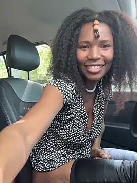 ShantelSexyYoungMilfie 실시간 채팅방