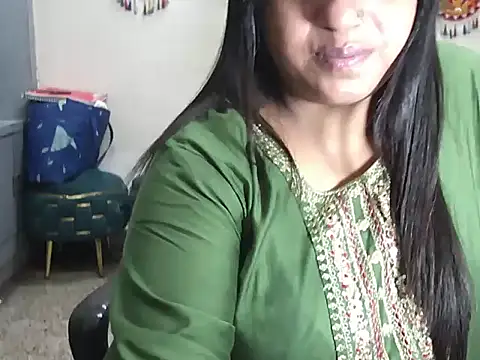 Indian_Bhabhi00 Adlı Modelin Canlı Sohbet Odası