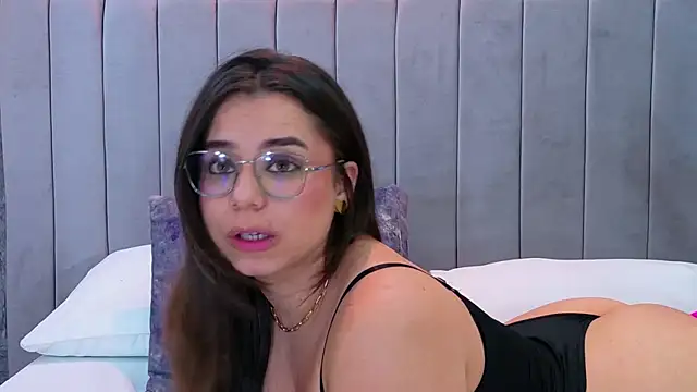Živá chatovací místnost ThaniaJones