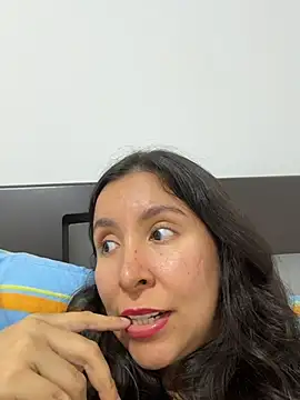 Živá chatovací místnost emely_sexx20