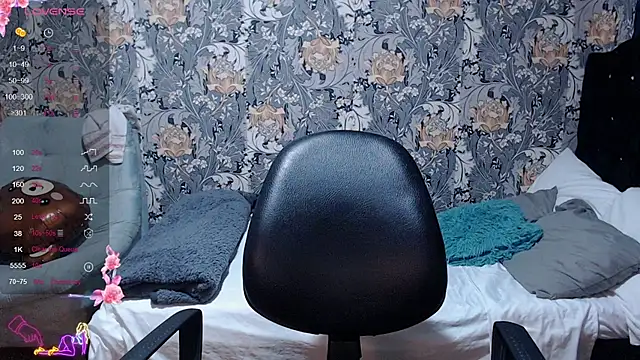 pretty_cristal69 Adlı Modelin Canlı Sohbet Odası