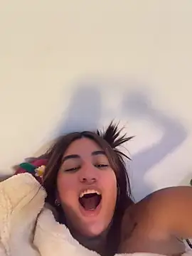 Sala de chat en directo de Little_Gaby_
